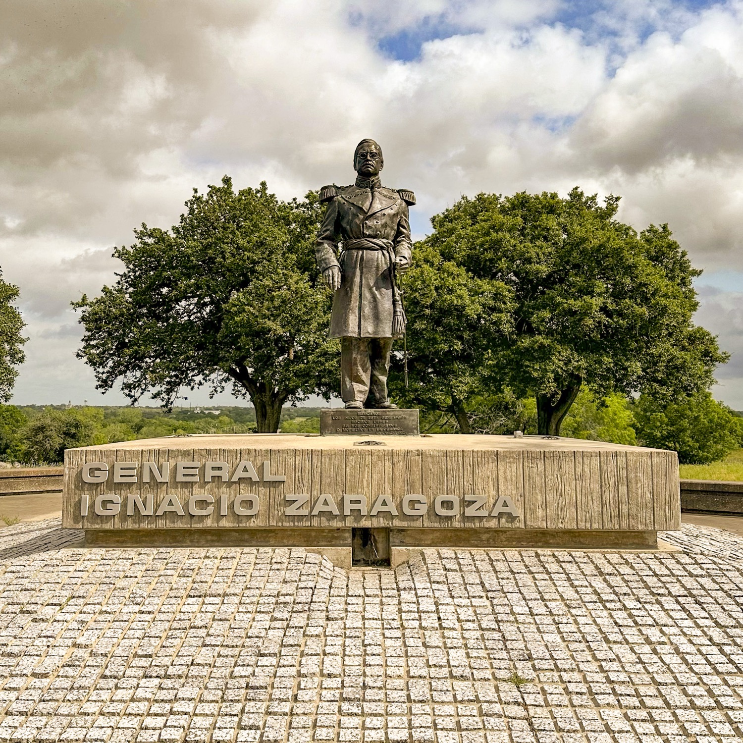Statue of General Ignacio Zarazoza